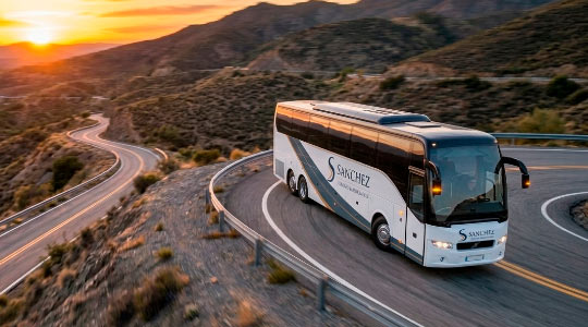 Autobús de Turismo Sánchez y Asociados para viajes nacionales desde Saltillo