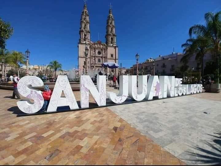 Catedral representativa del viaje a San Juan de los Lagos desde Saltillo